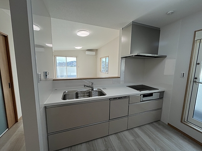 色柄で印象は変わります。