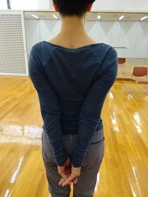 後ろ手にするのがきつい人ー二の腕を伸ばしましょう！ :ダンスインストラクター うまさきせつこ [マイベストプロ神戸]