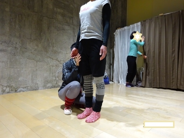 足裏の踏み方で坐骨からつなげる