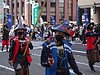 武者も踊る人も、着マスク