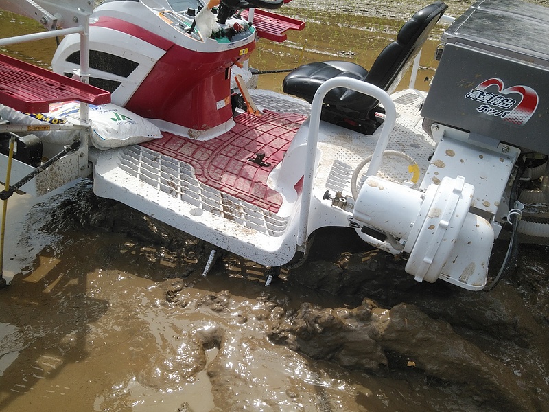 ハマった田植え機