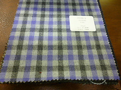 起毛したウール素材でチェスターのハーフコート