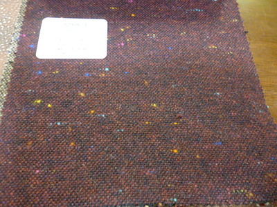 エンジとパープルがMIXしたツイード素材でチェスターのハーフコート