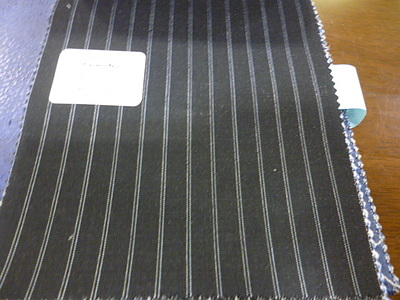 REDAのスーパー110のウールを使用したオーダースーツ