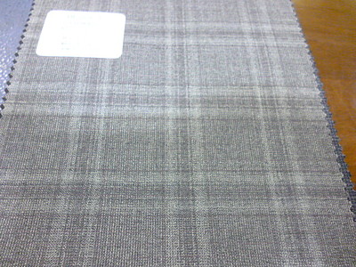 REDAのスーパー110のウールを使用したオーダースーツ