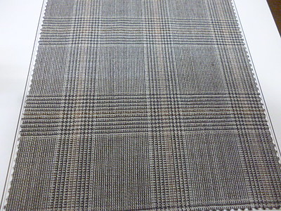 クラシカルなグレンチェックの柄