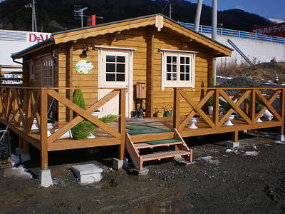 ログハウス使用例　店舗2