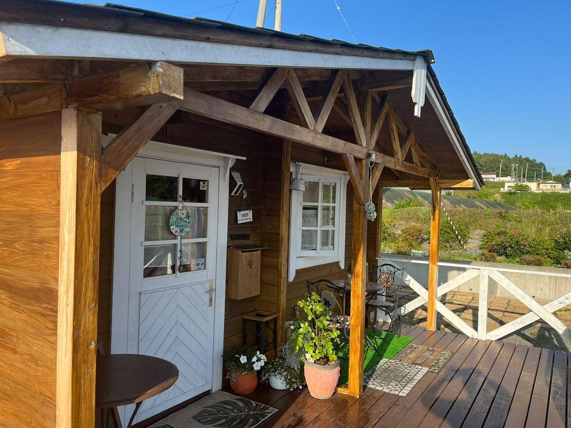 屋根下に補強とアクセント