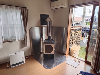 既存の住宅にヤマミチオリジナル薪ストーブ「ARCRAY」を設置