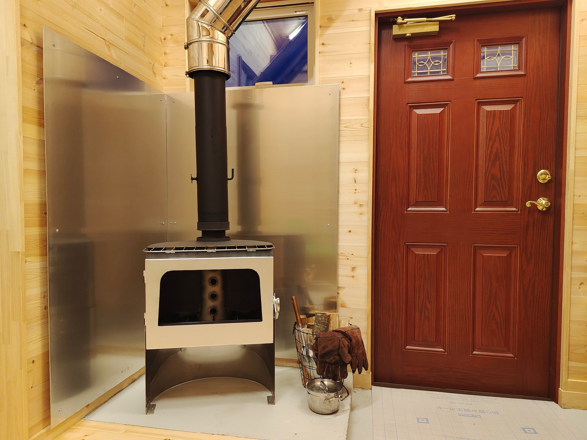 ヤマミチオリジナルの薪ストーブ、ARCRAY。