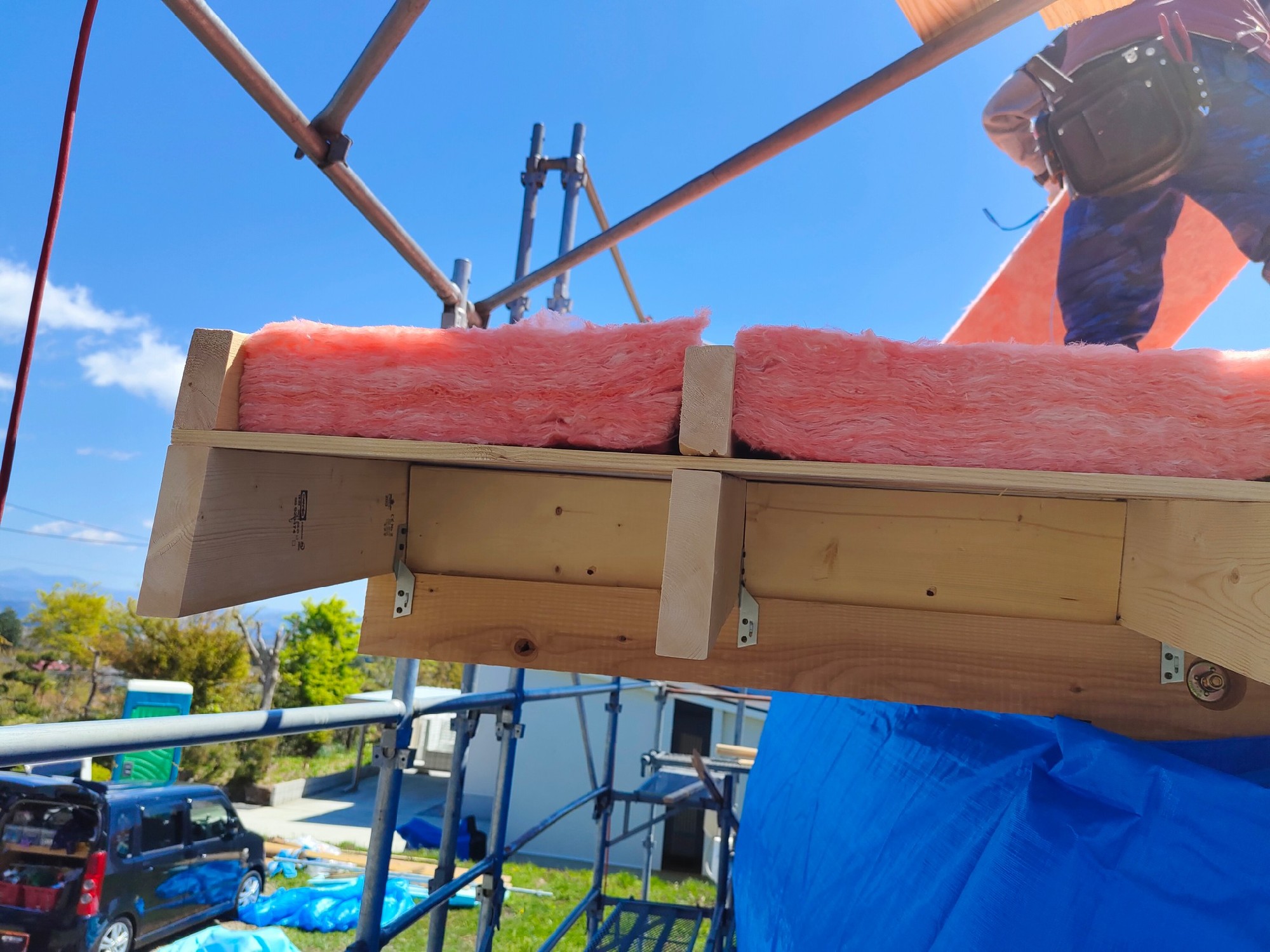 高性能グラスウールを89mm追加。