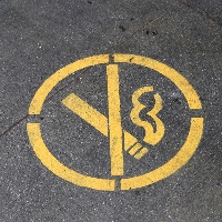 職場での喫煙規制はどの程度可能か？受動喫煙防止は企業の努力義務
