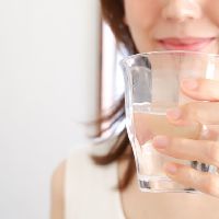 水分不足が疲労回復を阻む理由と効果的な水の飲み方