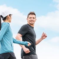 「親指歩き」が膝を壊す！3本指で守る関節の健康法