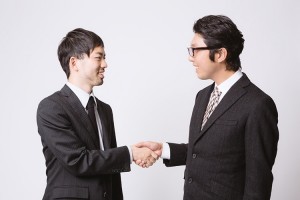 賭博への投資勧誘で提訴。銀行員の責任は？