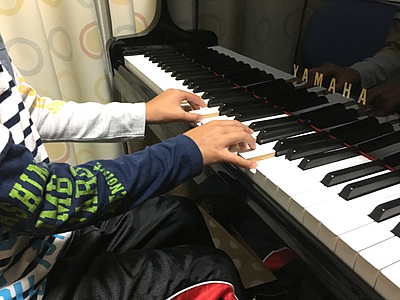 香川県音楽教室　ピアノ　脱力　無駄な力み　ハンドボール　ピアノタッチ　ピアノ指　