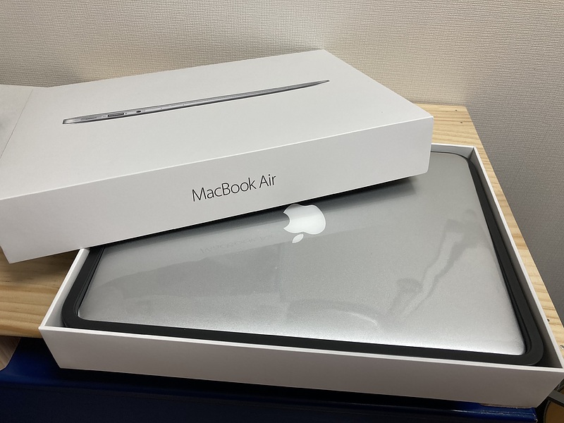 MacBook Air箱入り