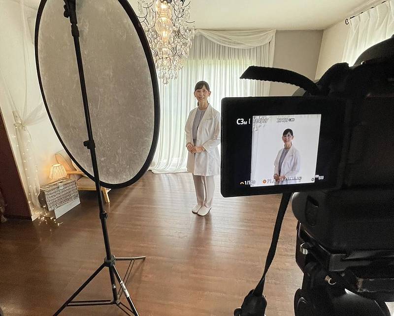 松山友美が現在鹿児島で唯一の日本美腸協会認定講師になり初めて写真撮影をお願いした時の様子。鹿児島市吉野にある写真館POPPO.さんにて。