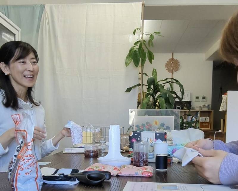 小腸を温めるケアを学ぶ「あずきホッカイロ作り」ワークショップ