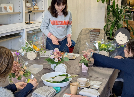 鹿児島で開催したフラワーセラピーワークショップ。花の感覚を大切に、心と腸をゆるめるセルフケアの時間。 鹿児島で開催したフラワーセラピーワークショップ。花の感覚を大切に、心と腸をゆるめるセルフケアの時間。