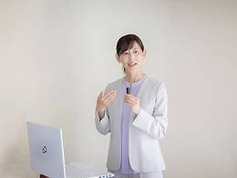 色と腸の専門サロンhaHa*の松山友美は、腸活や色を生活に取り入れ心と体の健康を取り戻すために美腸の教室を主宰している鹿児島の講師です