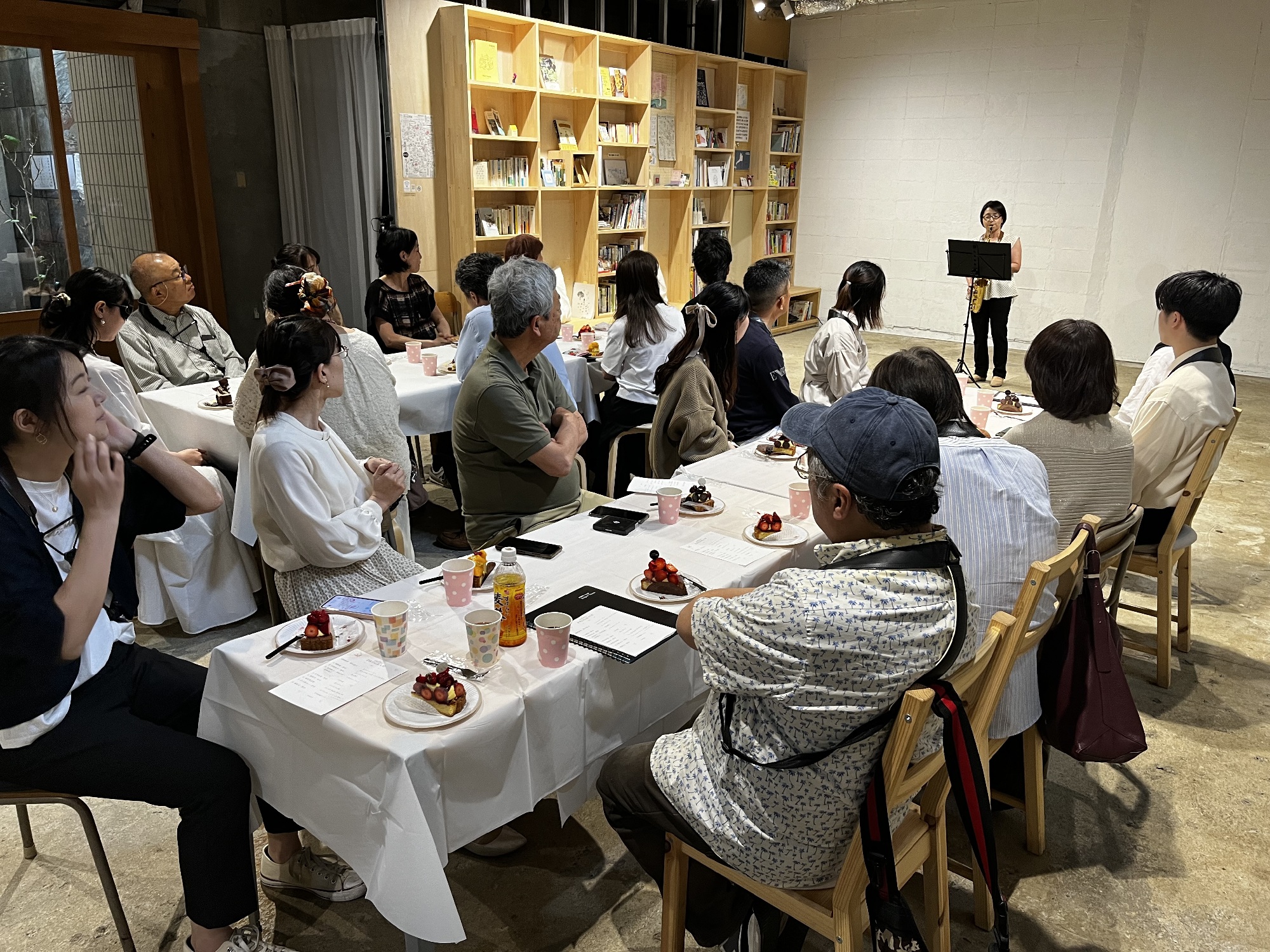 飲食を交えながら、いろいろなお話ができたようです