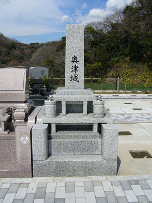 稲田石　墓石　横須賀
