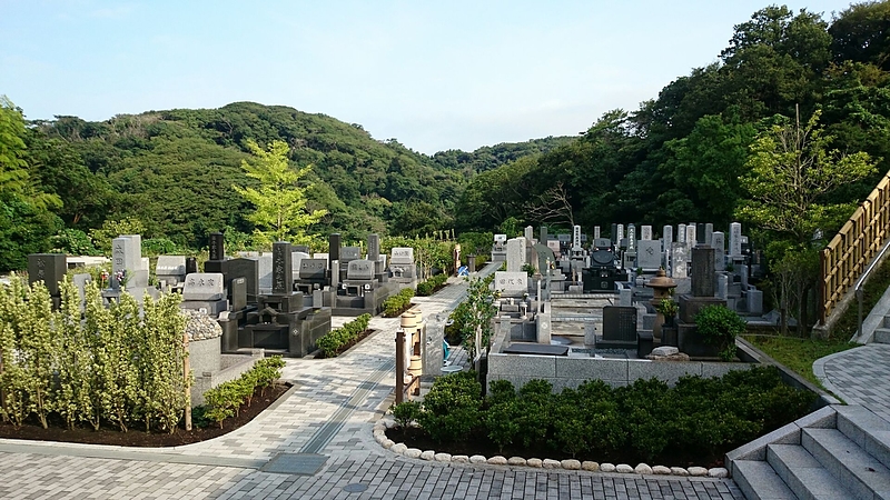 鶴岡八幡宮墓苑