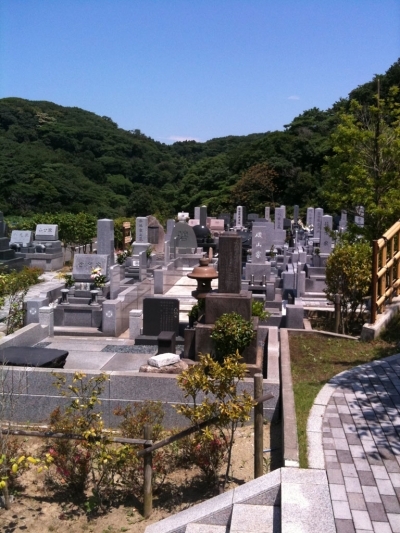 鶴岡八幡宮墓苑