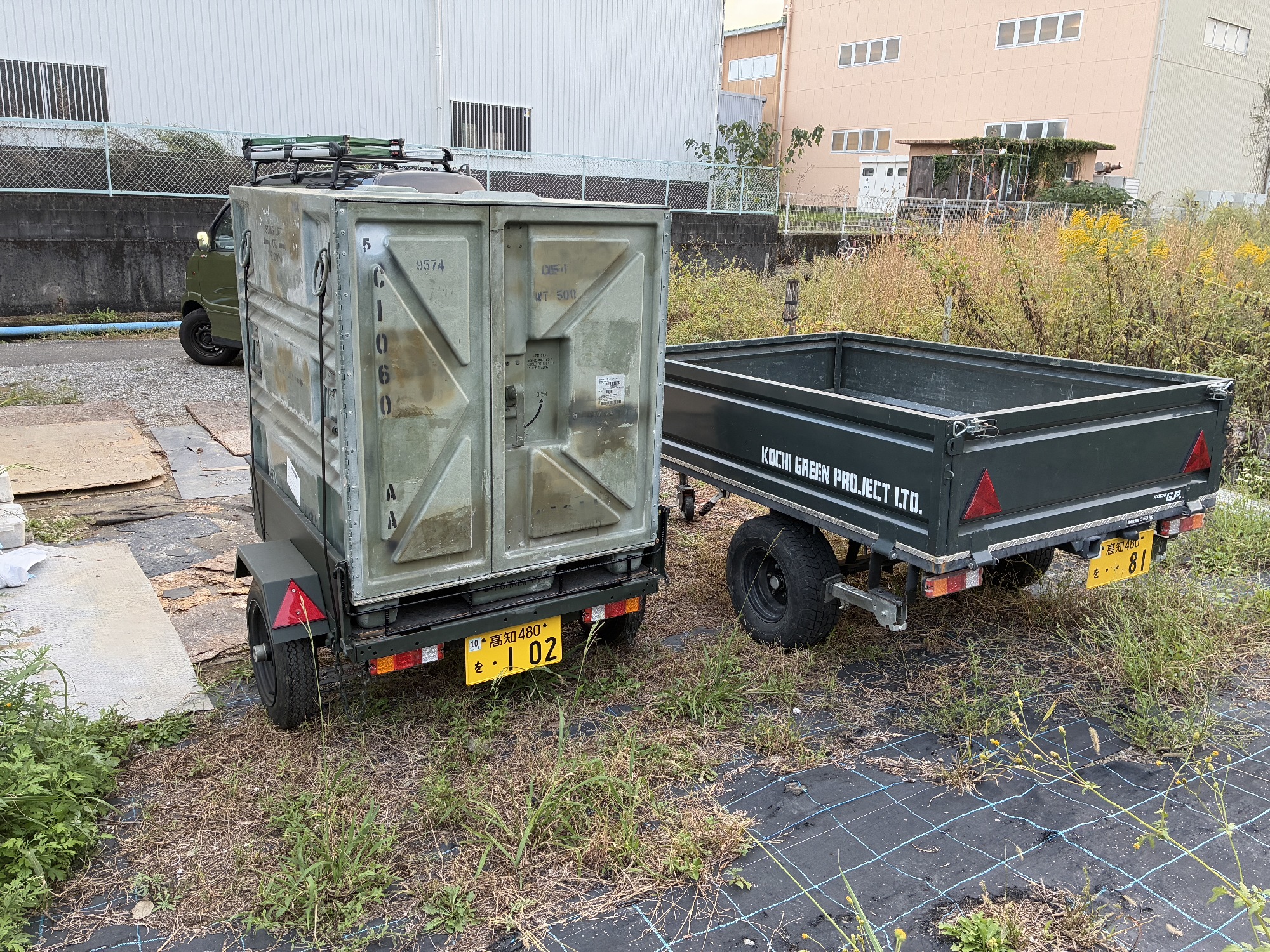 トレーラー1号・2号