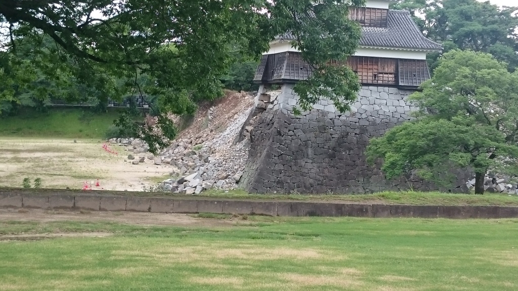 熊本城　石垣崩壊