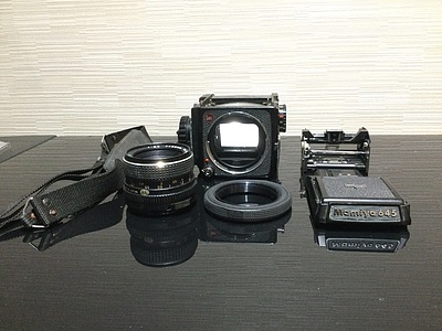 カメラ（Mamiya645)