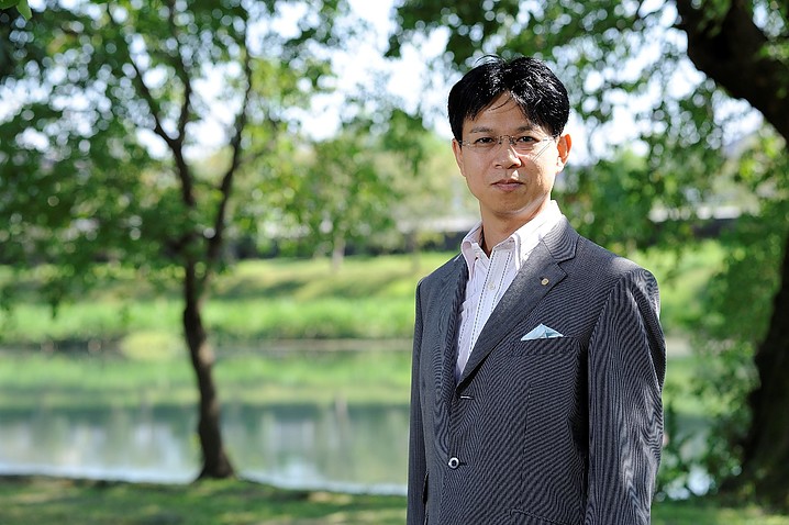 企業や個人の再生を徹底支援する株式会社Craneの鶴崎和弘代表