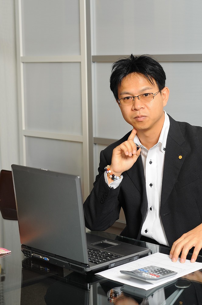 企業や個人の再生を専門とする不動産会社株式会社Craneの鶴崎和弘代表