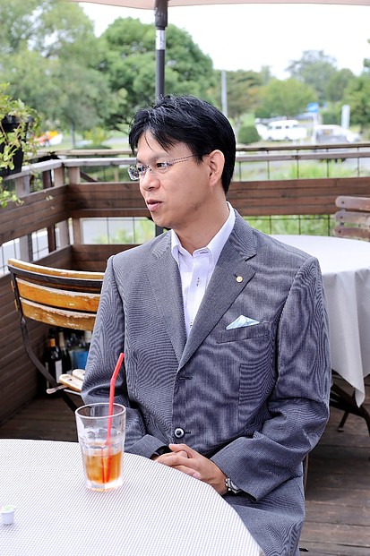 企業や個人の再生を支援する株式会社Craneの鶴崎和弘代表