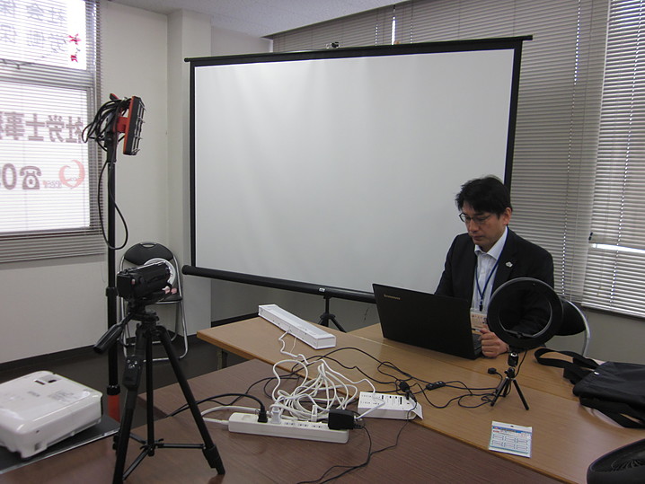 社労士事務所HIKARI　川浪宏所長は労務管理や採用に関するセミナーを開催