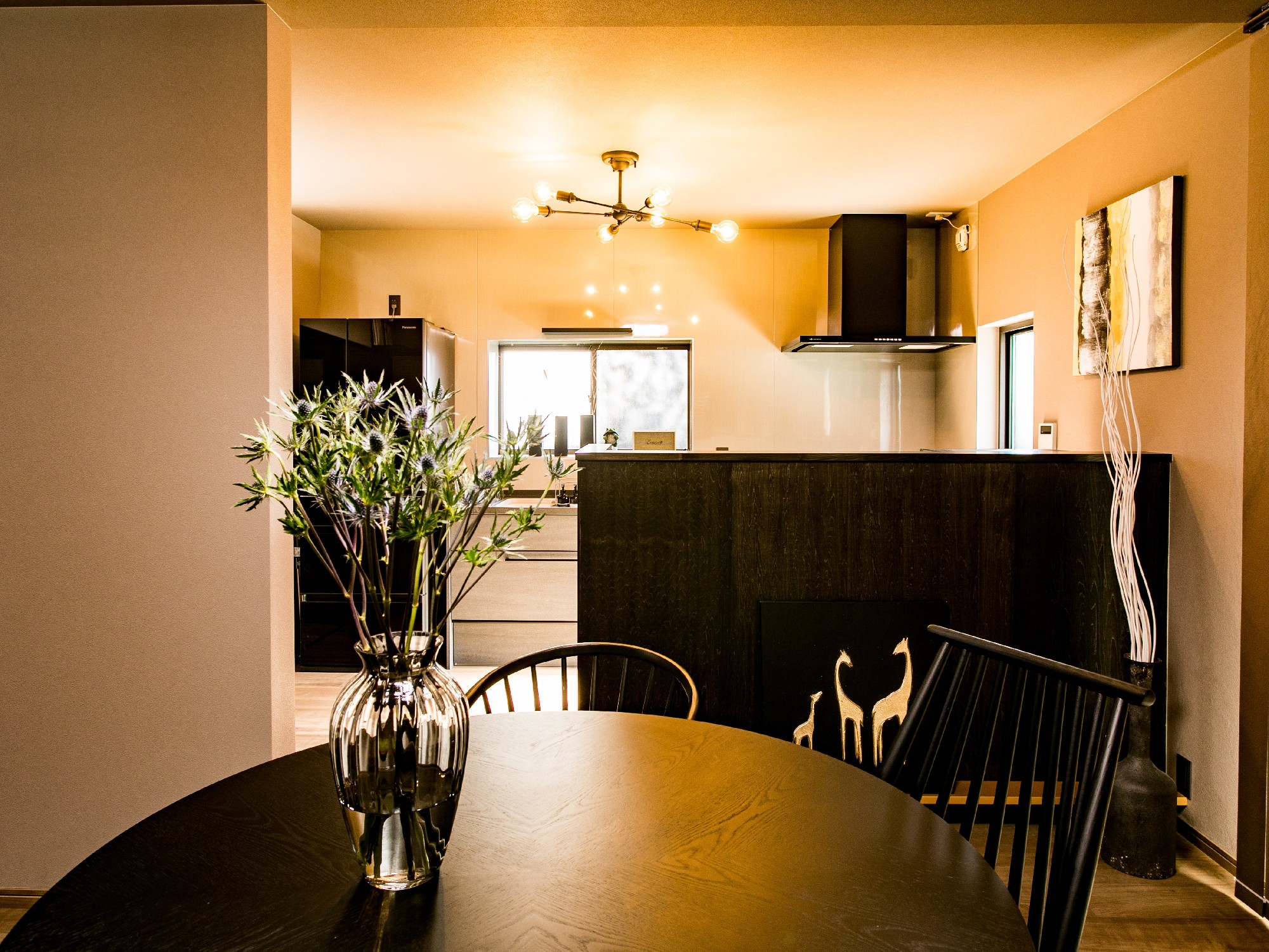 腰壁で家電を隠し棚を設置