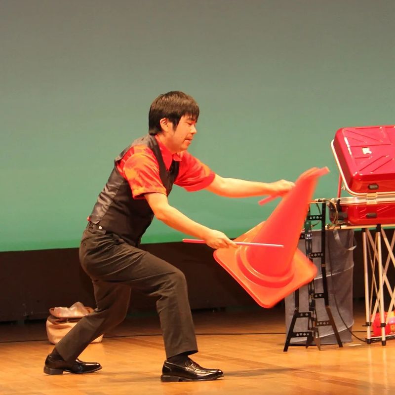 大道芸人たっきゅうさんはお子さんからお年寄りまで楽しめる！