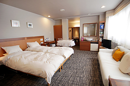 川村産婦人科の入院用の個室は、まるでホテルのよう。家族で過ごせます