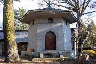 お墓の主流が変わる京都｜永代供養墓の今と、お墓選びの準備