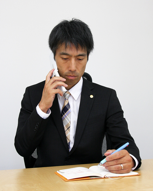 相続・遺言の相談と手続きのプロ　三上隆さん仕事風景