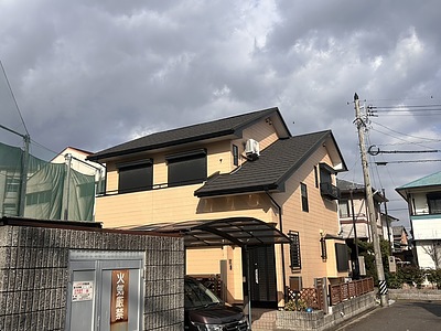 津市半田T様邸 屋根セネター　雨樋交換　シーリング工事完工です