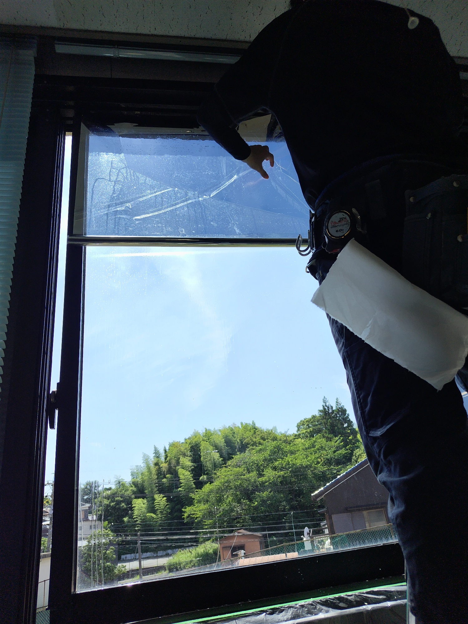 遮熱飛散防止ガラスフィルム