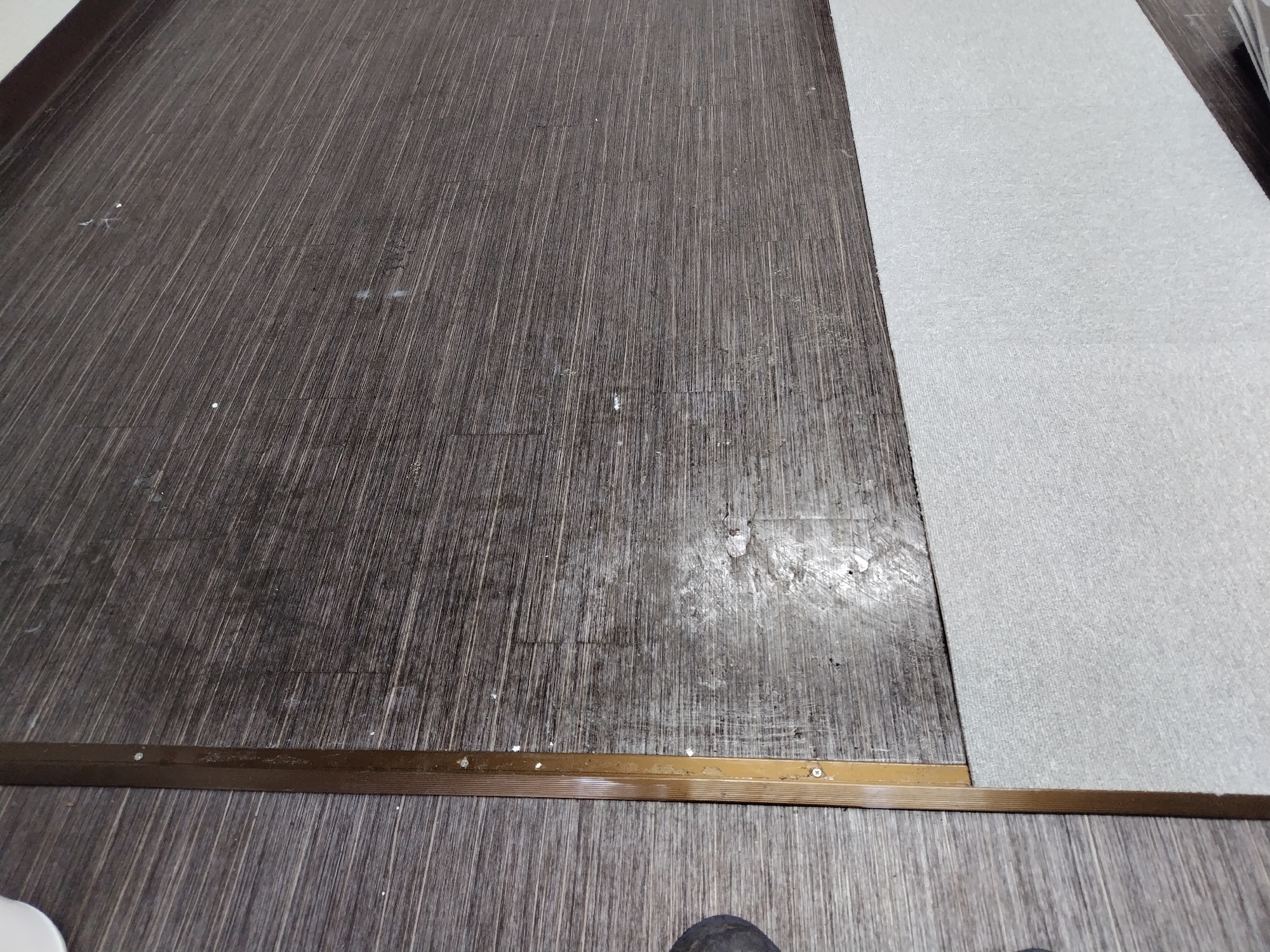 タイルカーペット貼替