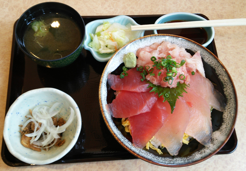 マグロ丼