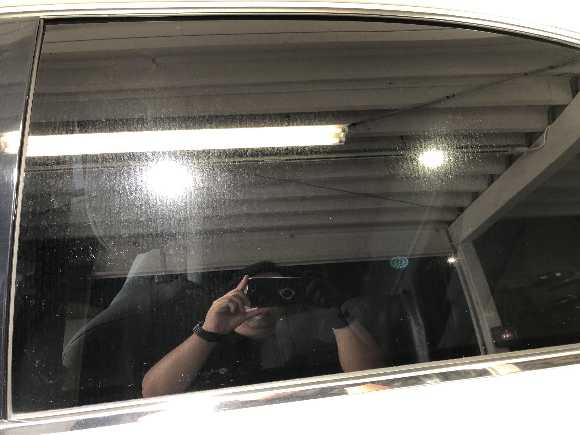 車の窓にウロコ状のシミが付く原因は何 正しいお手入れ方法で解決します 研磨インストラクター 矢野一弥 マイベストプロ宮崎
