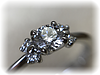 延岡で、結婚指輪と重ね付けできる婚約指輪を探してご来店。ジュエルミキのコラニーをご成約されました。