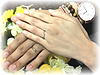 指のサイズが3号と小さい彼女の結婚指輪も、コラニーならしっかりとした品質だから細すぎないで大丈夫です。