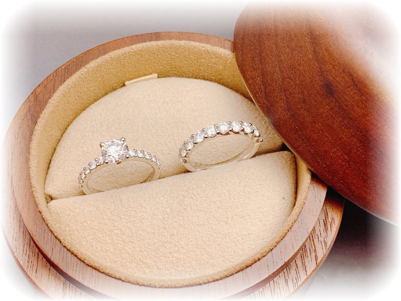 エタニティ婚約指輪結婚指輪ならジュエルミキ