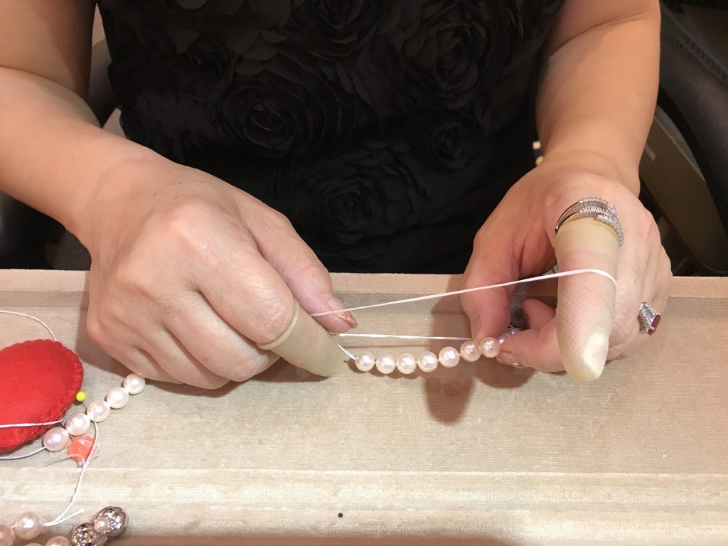 パールネックレスオールノット加工はジュエルミキ